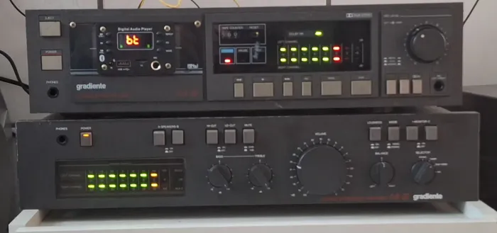 Amplificador Gradiente IA2 com tape deck modificado para bluetooth 