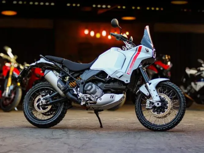 DUCATI DESERT X 900 cc 