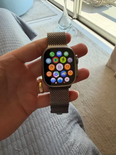 Apple Watch Ultra com a pulseira mais cara da Apple