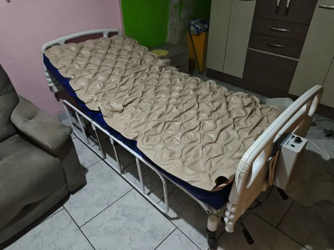 CAMA HOSPITALAR + COLCHÕES
