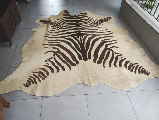 Tapete de Couro Bovino 2,20x2,10 - Estampa Zebra