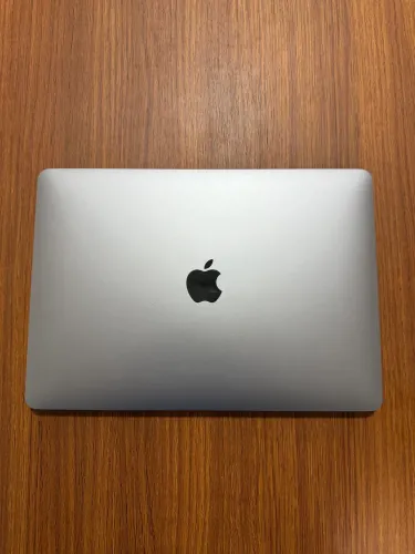 MacBook Air M1 8/256GB 95% de saúde de bateria