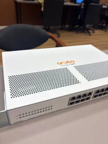 Switch Aruba Instant On 1430 - 24 Portas Gigabit