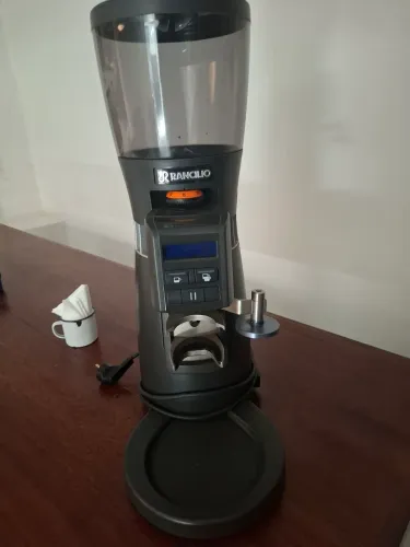 Vende-se moinho de café profissional 