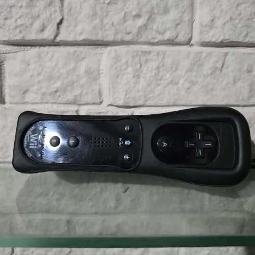 Nintendo Wii Remote Plus (Usado) 