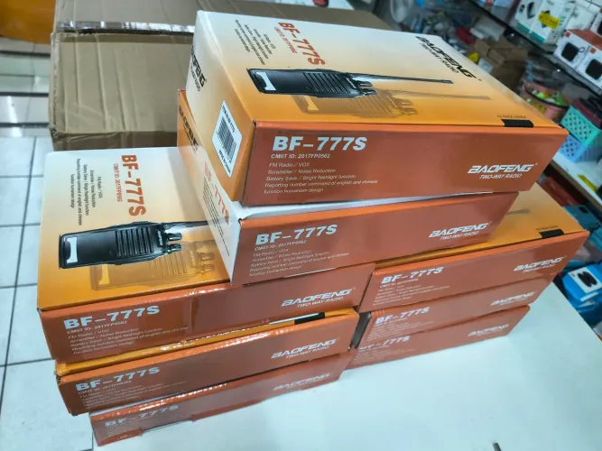 Rádio comunicador com fone 12km em aberto