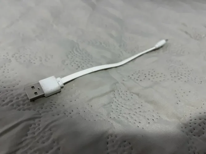 Cabo USB Curto Flat Branco (Micro-USB) Ideal para Powerbank e Carro