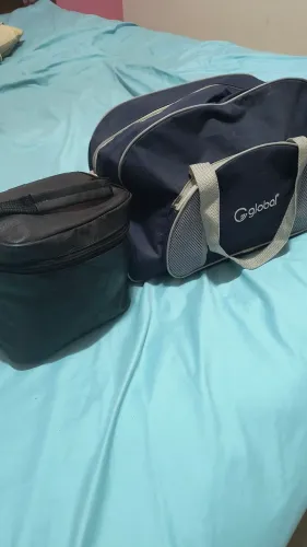 Vendo kit de bolsa e nécessaire, sou de Taubaté e não entrego 