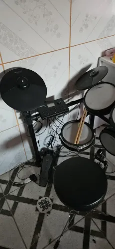 Bateria eletrica artesia pro A30 usada com defeito.