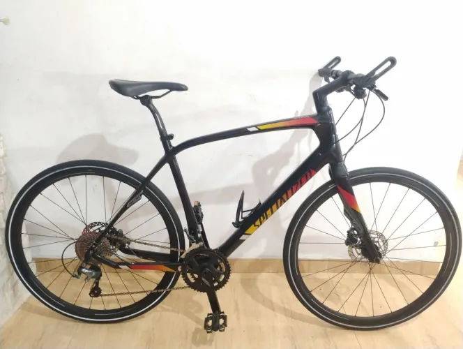 Bicicleta Specialized Sirrus Comp Carbon
