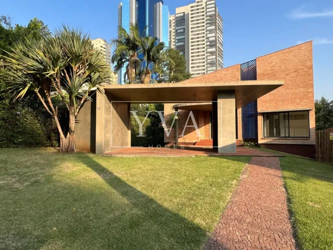 Casa em condomínio fechado com segurança 24h - Reformada estilo industrial