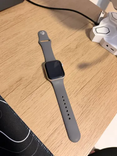Apple SE 3ª Geração 44mm GPS
