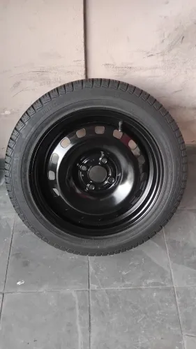Roda step do Voyage aro 15 com pneu Pirreli p7 meia vida