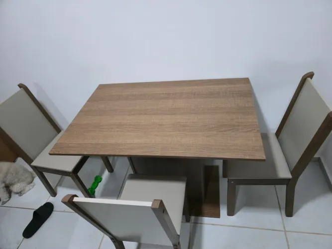 Mesa de Jantar 4 Lugares