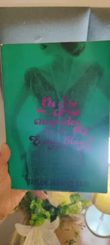 Os Sete Maridos de Evelyn Hugo (Taylor Jenkins Reid)
