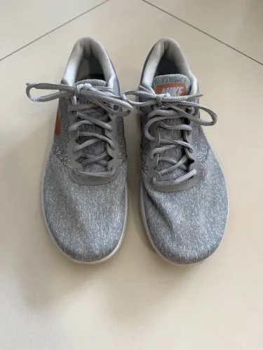 Tênis feminino Nike tamanho 37