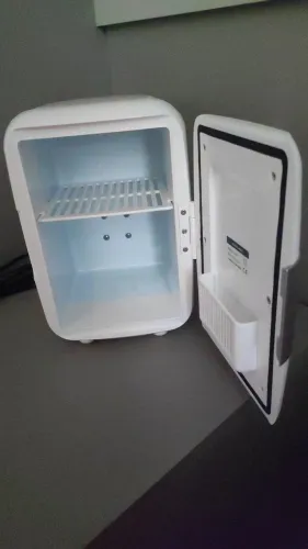 Mini geladeira 