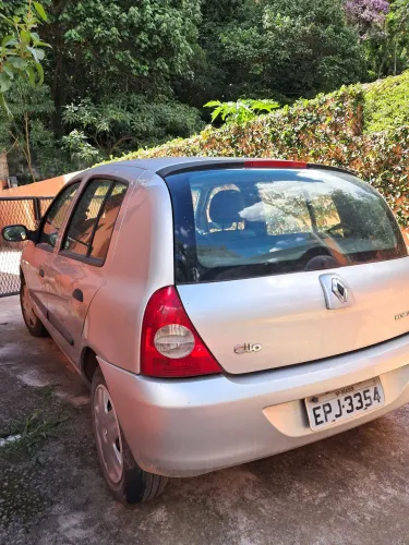 Renault Clio Campus Hi-flex 1.0 16V 3P 2010