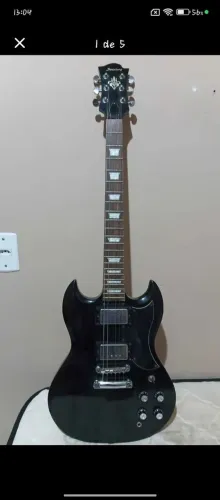 Guitarra strinberg, e cubo Voxstorm