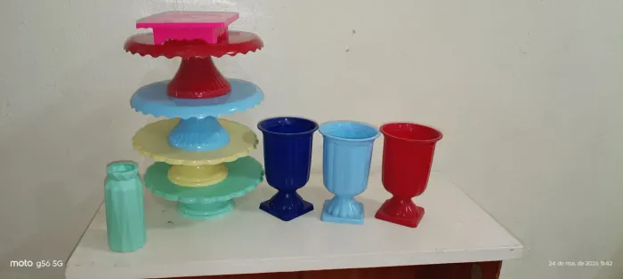 Vendo lote de utensílios de decoração (bandejas e jarros)