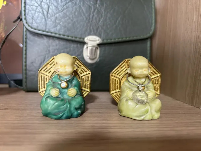 Par Mini Estátuas Monge Buda Meditação Bagua Feng Shui Zodíaco Boi Serpente Resina