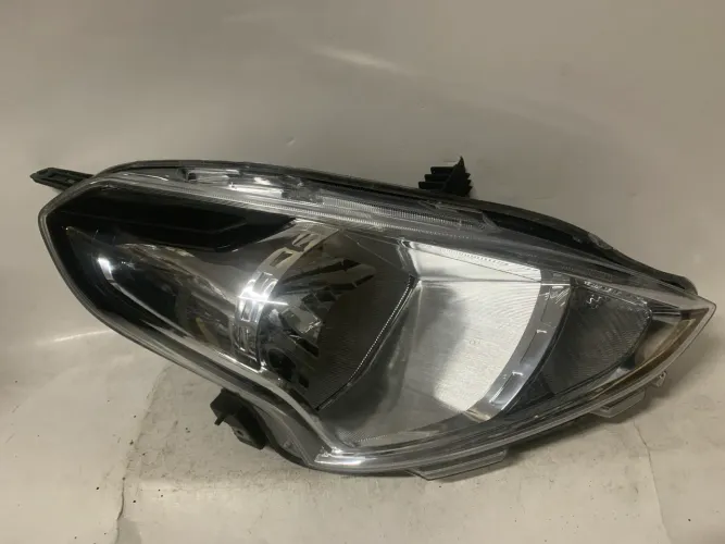 Farol Nissan Versa 15á20 lado direito passageiro original