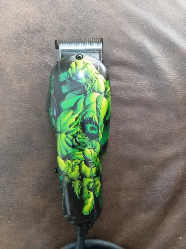 3 Maquinas de barbeiro Wahl + 1 Kemei, tudo 600,00