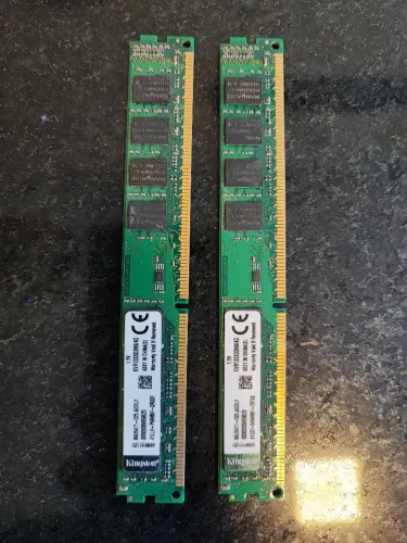 2x 4Gb DDR3 Kingston 1333Mhz