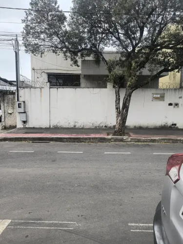 Alugo ótima casa comercial em Morada de Camburi