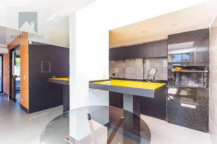 Sobrado Comercial TRIPLEX s/ vaga - Mercês - Curitiba/PR