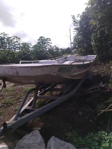 Vende-se ou troca uma canoa modelo arca de alumínio  