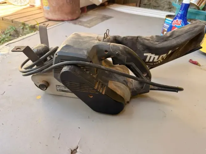 Kit lixadeira Makita + esmerilhadeira Skill + parafusadeira Makita