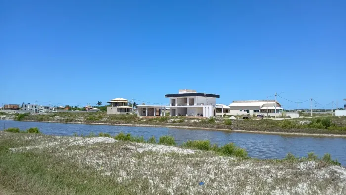 Condomínio Salinas lotes financiados direto com a empresa- Arraial Cabo - RJ