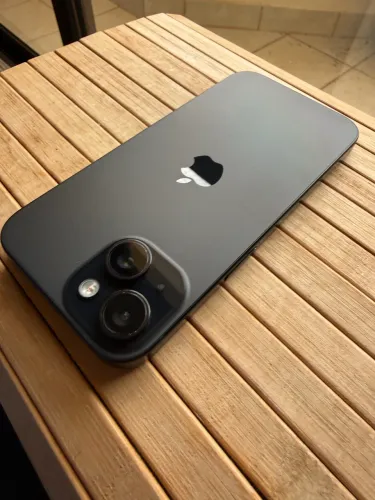 iPhone 15 128
