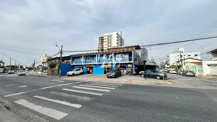 Prédio - 270m², Centro - imv