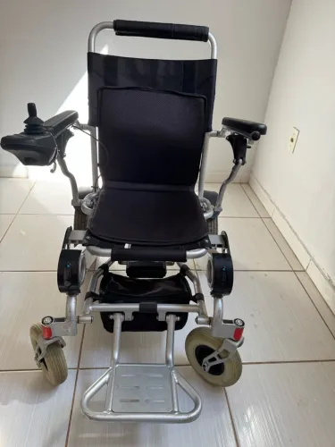 Cadeira de roda elétrica