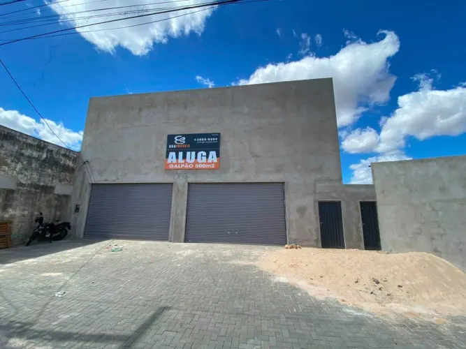 Galpão Comercial para locação na Av. Barão de Castelo Branco