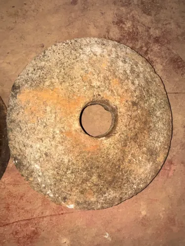 MOINHO DE PEDRA MOVIDO A ÁGUA