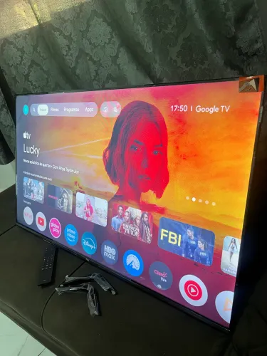 Tv TCL 43? Qled 4k nova com 1 mês de uso toda no plástico