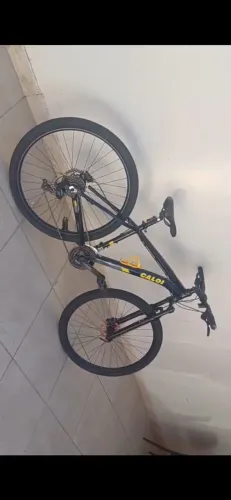 Vendo bicicleta Caloi Mountain bike aro 29, semi nova