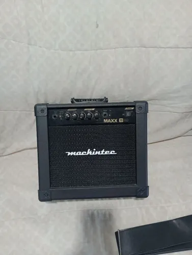Vende-se um cubo para guitarra 400 reais