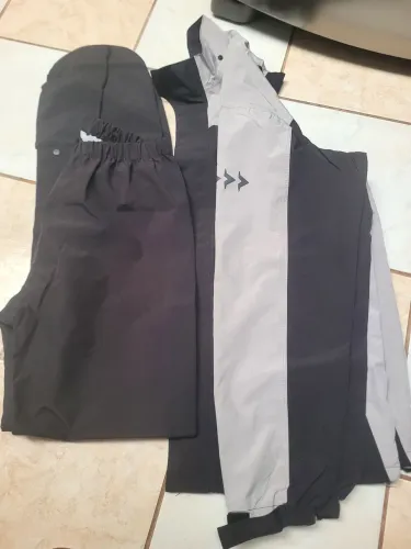 Conjunto Corta vento e 2 capacetes Basico