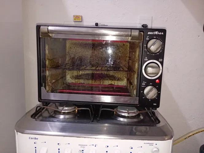 Forninho elétrico 36 litros - R$30,00