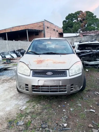 Fiesta 1.6 Flex para retirada de peças