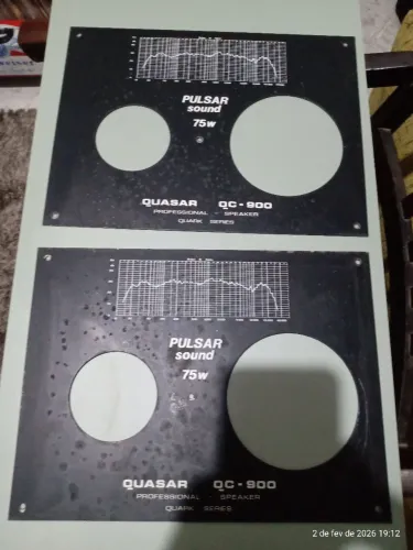 Placa de identificação da caixa guasar Qc 