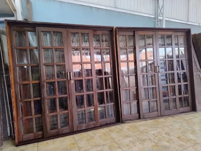 Portas e janelas imbuia
