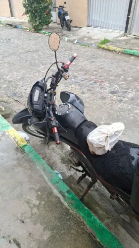 Vende-se moto por R$ 2000,00