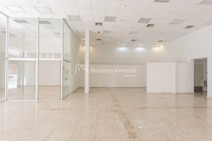 Salas Comerciais de 344 m² no Edifício Montpellier - Venda e Locação