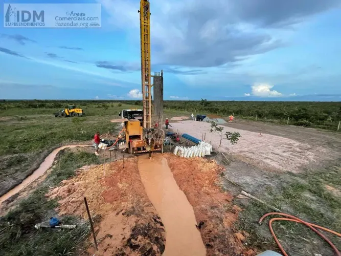 Fazenda Agropecuária com 2500 ha em Nova Lacerda - MT