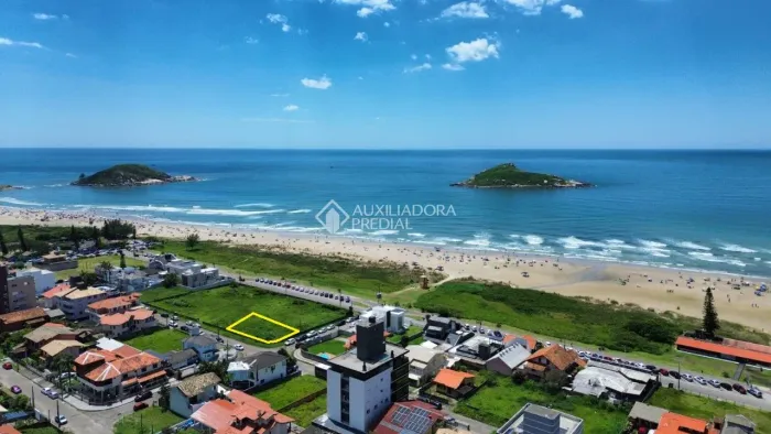 TERRENO A 50 METROS DO MAR COM 643 M² - PRAIA DA VILA, IMBITUBA/SC